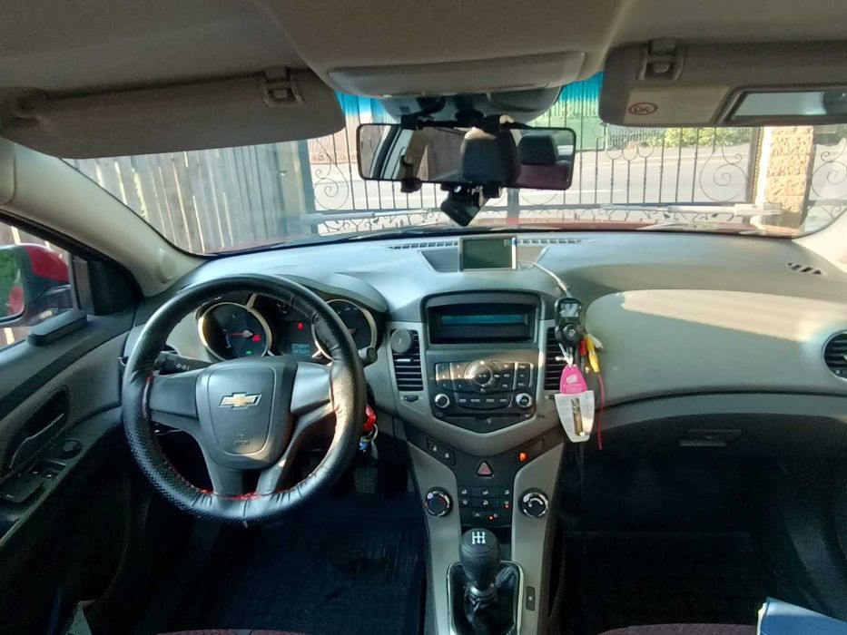 Vând Chevrolet Cruze
