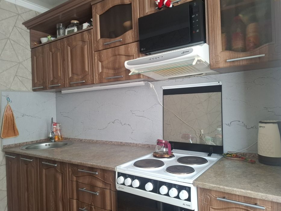 Продам кухонный,гарнитур МДФ