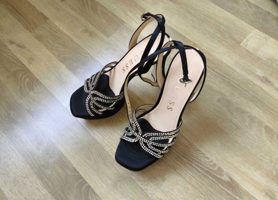 Дамски сандали Guess