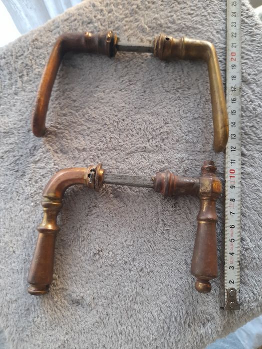 Антични дръжки за врата и табакера