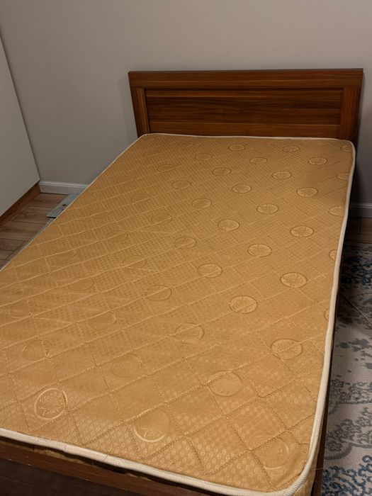 Кровать деревянный