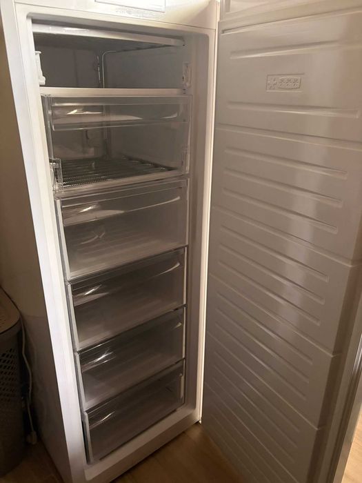Congelator Heinner 6 compartimente 194 l
