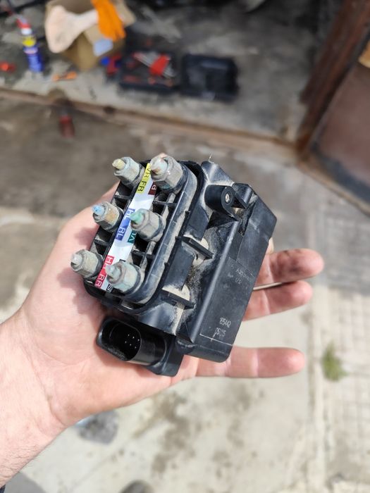 Разпределител Airmatic  Mercedes W164 W251 W221