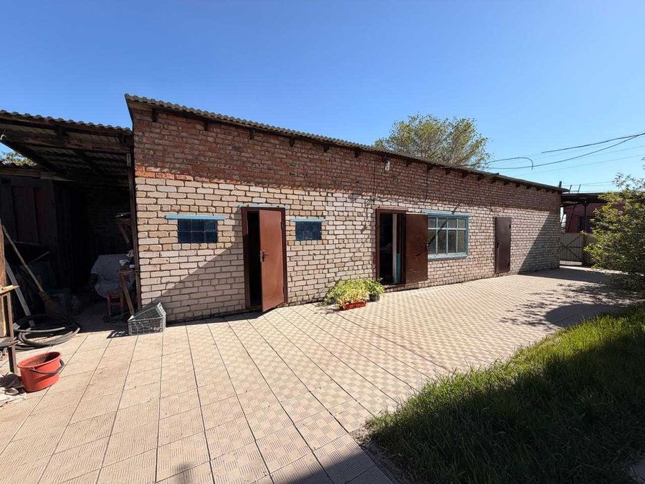 В продаже дом Малахитовая 8