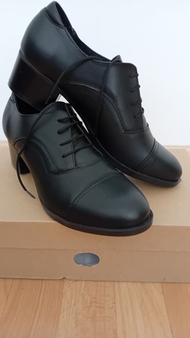 Дамски пролетно-есенни обувки от естествена кожа