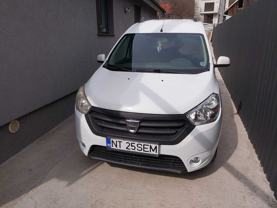 Vînd dacia dokker