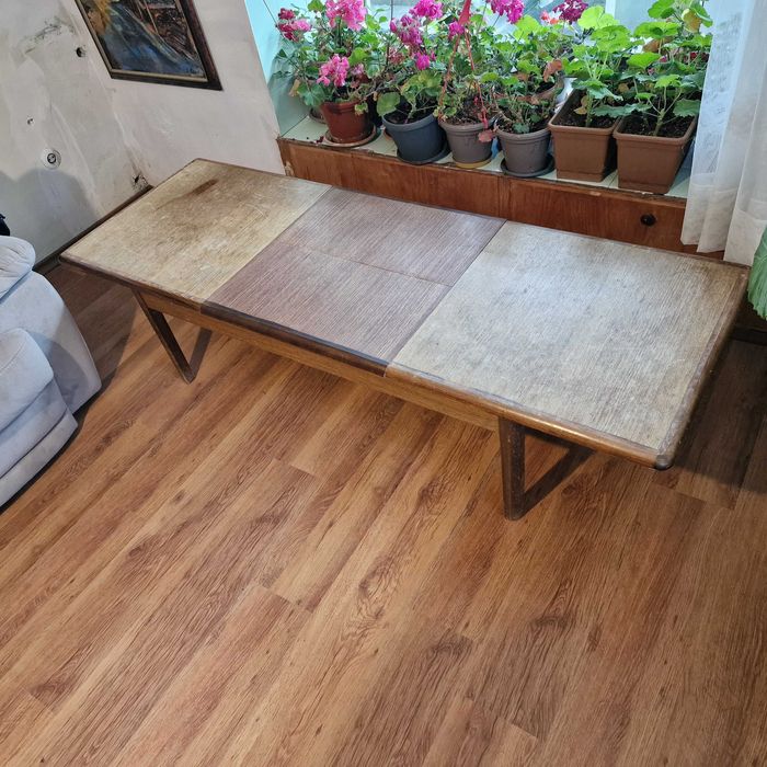 Дървена разтегателна маса