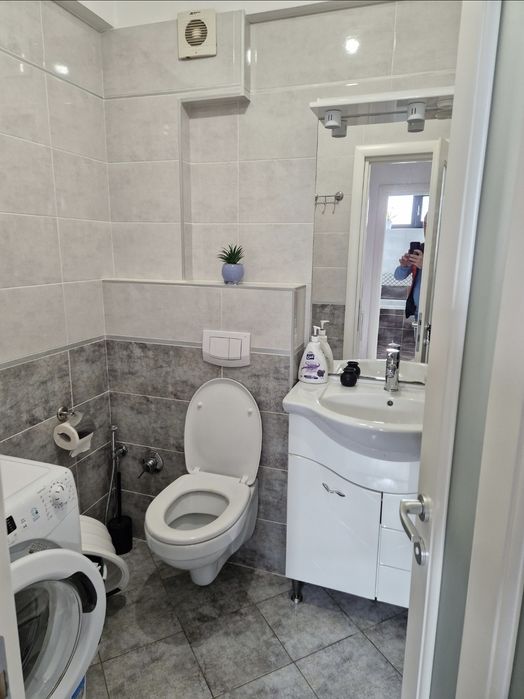 Închiriez apartament în regim hotelier,  zona Tic Tac lângă Spital