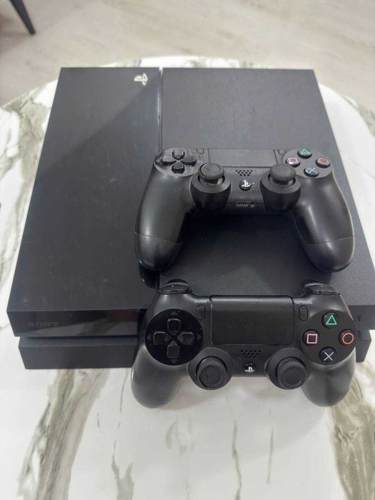 Продам Playstation 4 goldhen