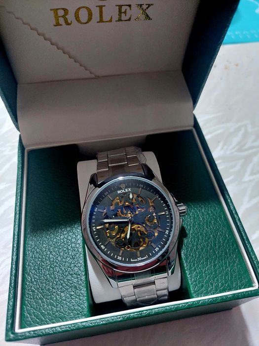 Продам механические часы Ролех