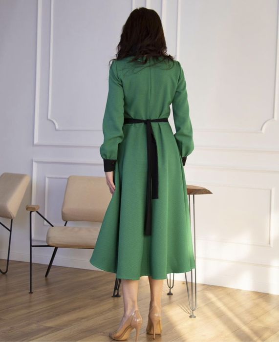 Продается изящное платье