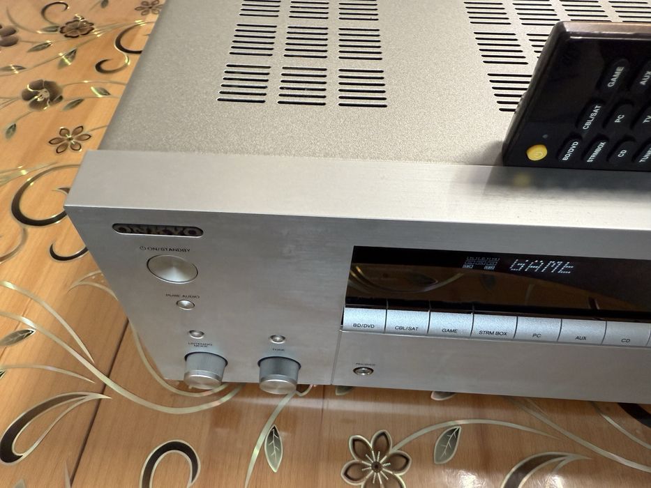 Onkyo TX-NR676e resiver Bluetooth Wi fi