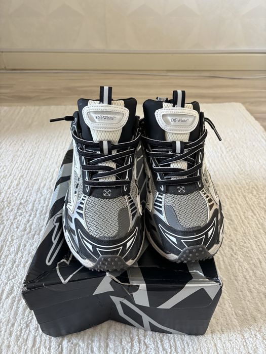 Продам кроссовки Off White Be Right Back