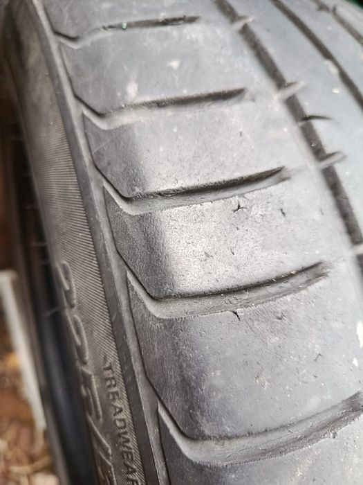 Продам б/у автошины размером 225/55 R18