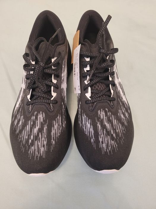 Pantofi unisex Novablast 3 pentru alergare, Alb/Negru