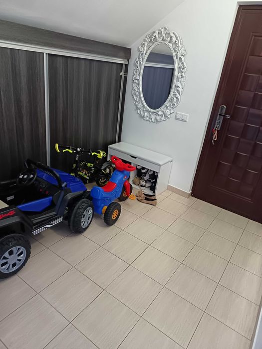 Vând apartament Sânpetru