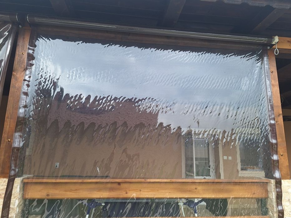 Vând folie cu rulouri  pentru terasă,  retractabile cu manivelă