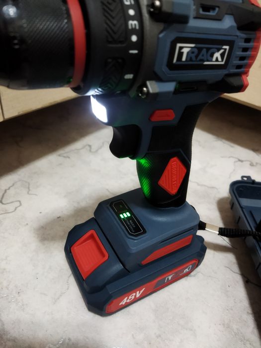 Шурупаверт безщеточный