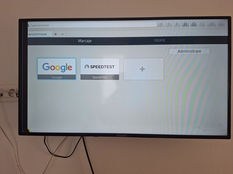TV Smart LED Starlight + telecomanda diagonală 100 cm pentru piese  HDMI USB suport perete funcțional display defect colț stânga ideal piese reparație