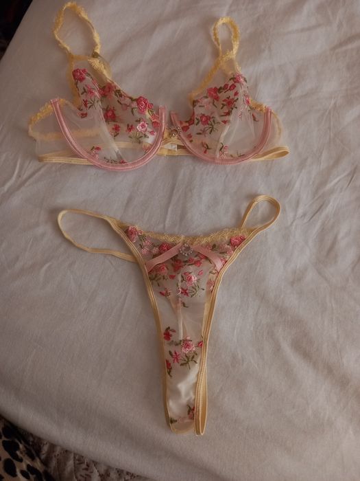 Комплект шикарного белья