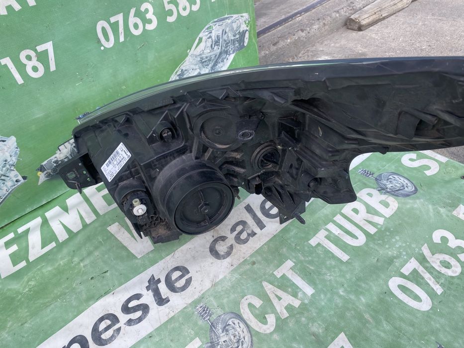 Far stânga cu led Opel Vivaro 2016