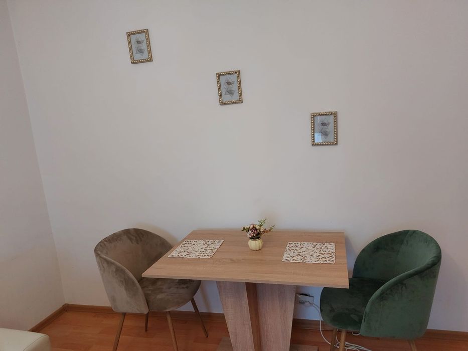 Garsoniera de închiriat : 500 euro  lună.. preț fix, nenegociabil.