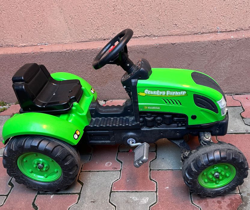 Tractor, folosit de 2-3 ori