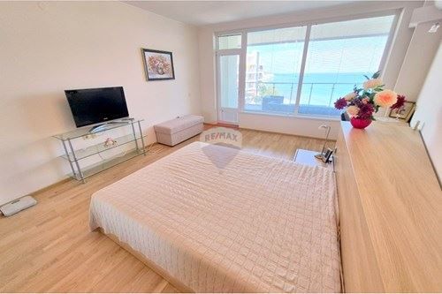 Продава се Двустаен апартамент в Бяла - 141 кв.м за 993 €/кв.м - Снимка #12