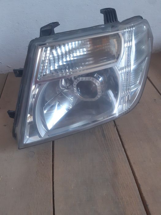 Фара на патфайндер европеец