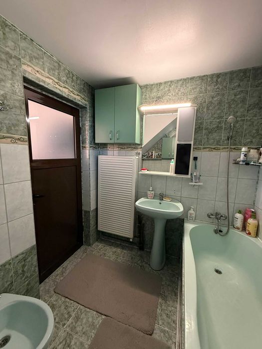 DE VÂNZARE Casă S+P+E cu intrare și curte proprie, Păulești, Prahova
