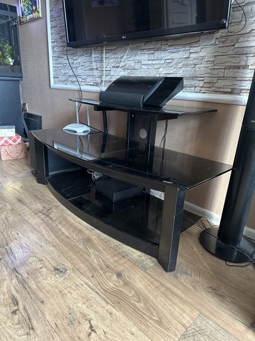 Продам полку под телевизор