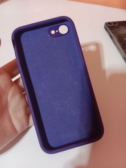 Продаю срочно чехол на айфон 7,8,се2