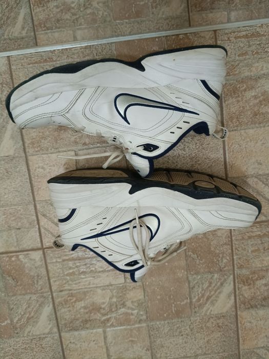 Маратонки Nike и Shampiom