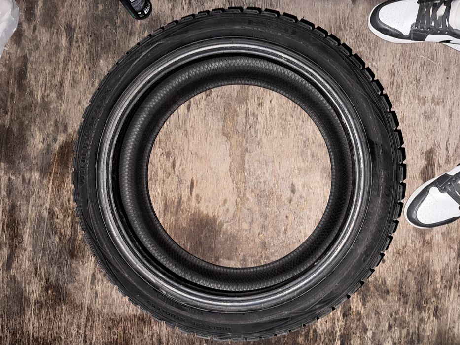 Продам шины Dunlop 225/45R18