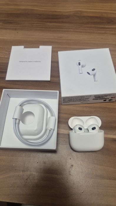 Airpods generatia 3 NOI