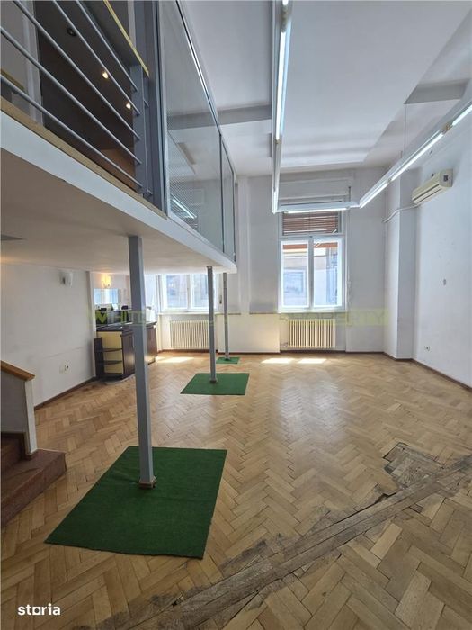 Birou boutique pe doua niveluri cu loft din sticla - Sala Palatului