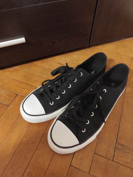 Универсални кецове