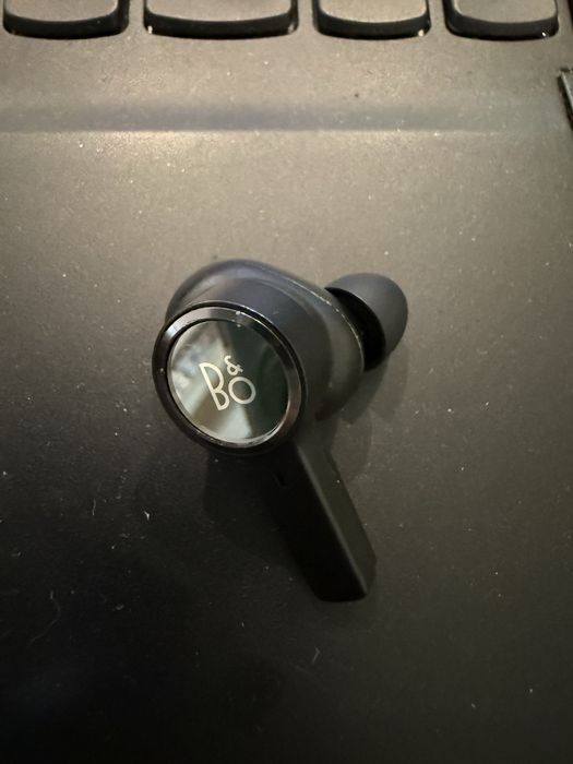 Дясна слушалка тип тапа Марка Бенг и Олуфсен