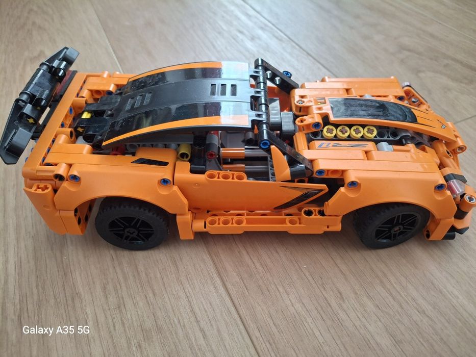 LEGO Technic - Chevrolet Corvette ZR1 42093, 579 piese