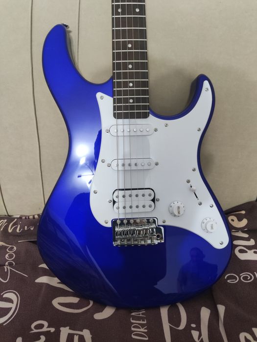 Электрогитара Yamaha