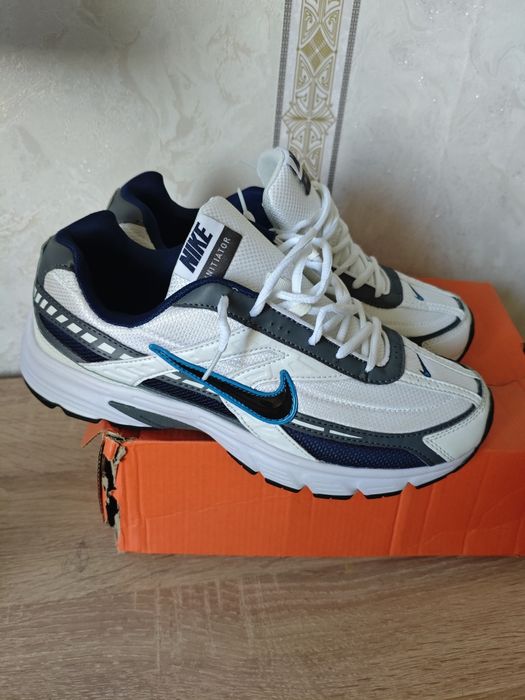 Кроссовки NIKE. ,новые