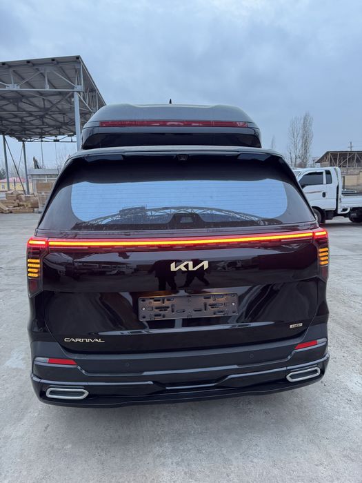 Kia Carnival Hi Limousine 2025 Hybrid