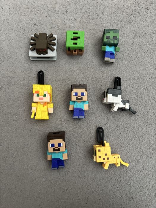 Kinder joy играчки Minecraft златно кубче и Stranger things