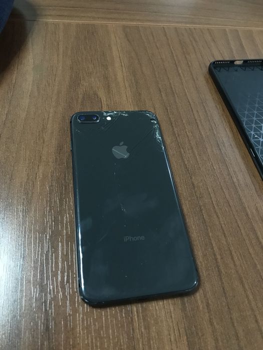 iPhone 8 plus 64 gb
