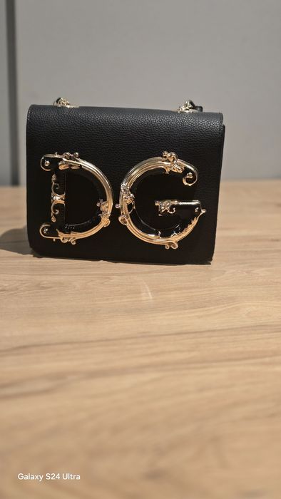 Стилна дамска чанта – чисто нова