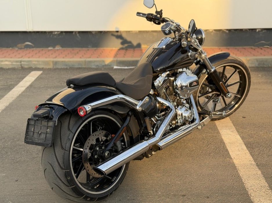 Harley-Davidson Breakout