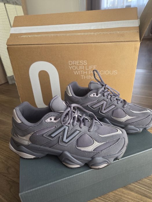 New Balance 9060