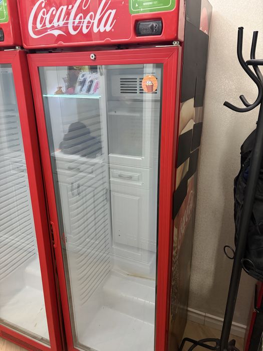 Витринный Холодильник