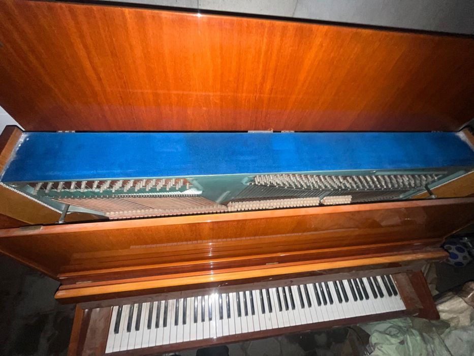 продаю пионино хорошый