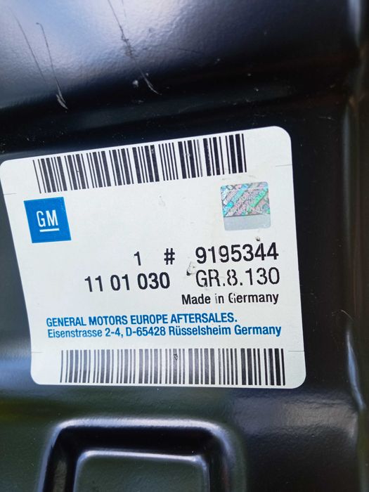 Aripă stânga față nouă pentru Opel Zafira A.